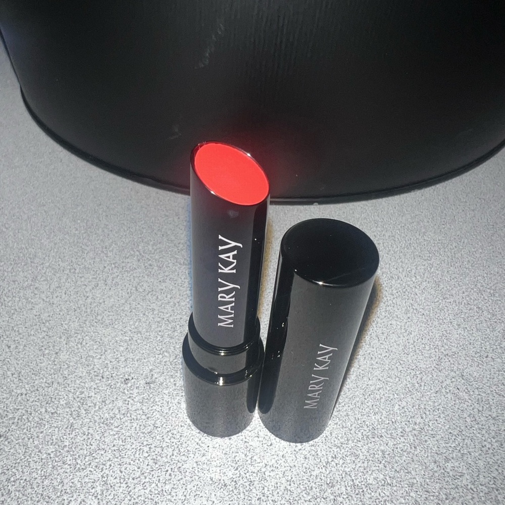 Mary Kay - supreme hydrating lipstick - Picture 4 of 4